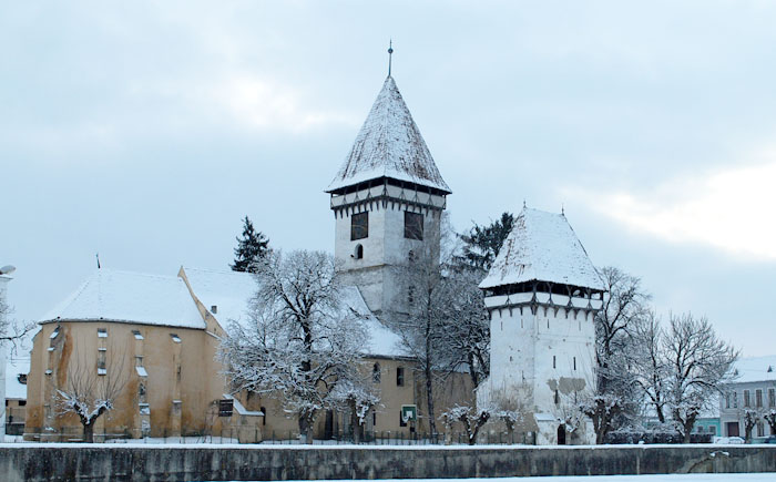 Turnul Olarilor şi Biserica Fortificată