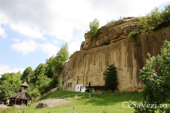 Manastirea Corbii de Piatra