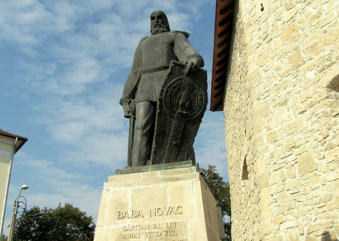 Statuia lui Baba Novac
