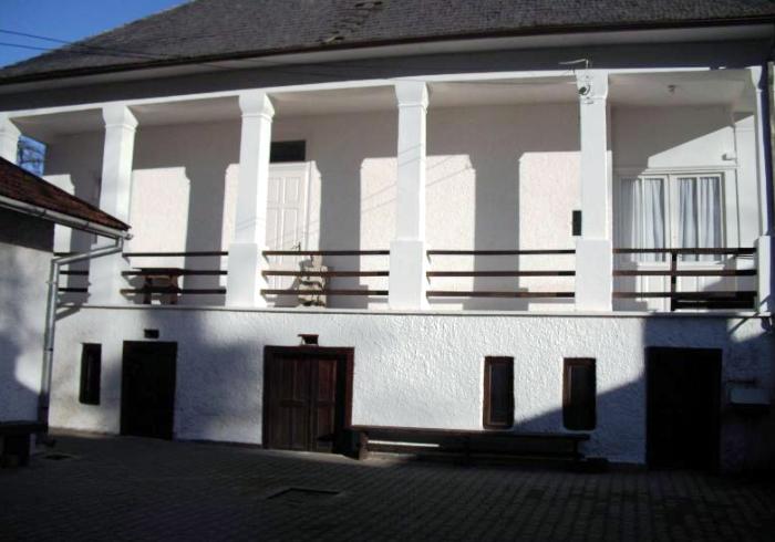 Muzeul Octavian Goga, Casa Alba